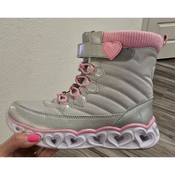 Girls Skechers Heart Chaser Light-Up Boots, Size 2 - Picture 1 of 10
